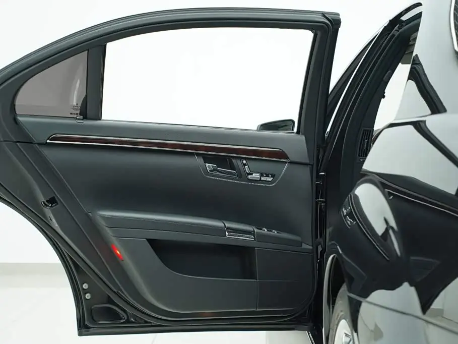 Mercedes-Benz S-Class 2011 — Photo 16/20