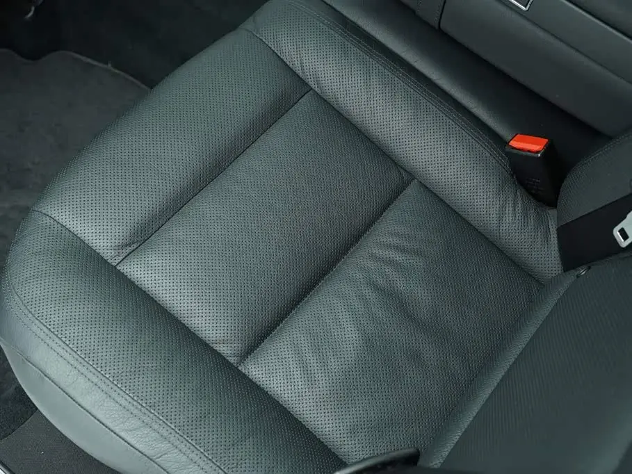 Mercedes-Benz S-Class 2011 — Photo 19/20