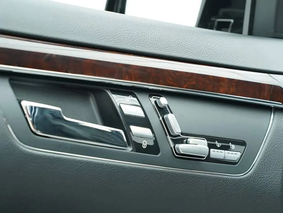 Mercedes-Benz S-Class 2011 — Photo 13/20