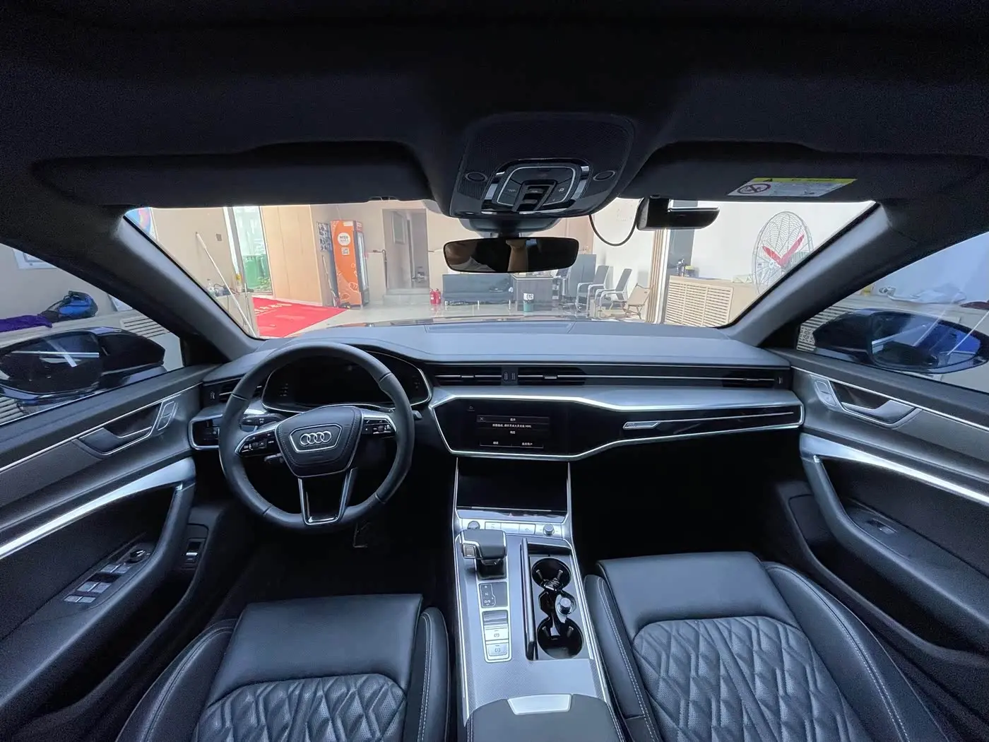 Audi A6L 2025 — Photo 6/9