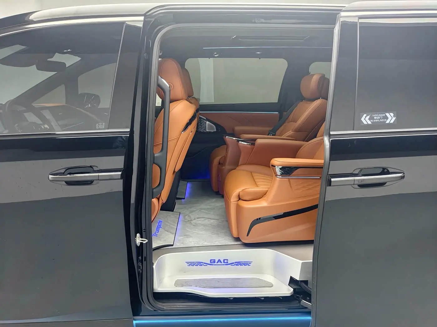 GAC Trumpchi Trumpchi M8 2026 — Фото 12/16
