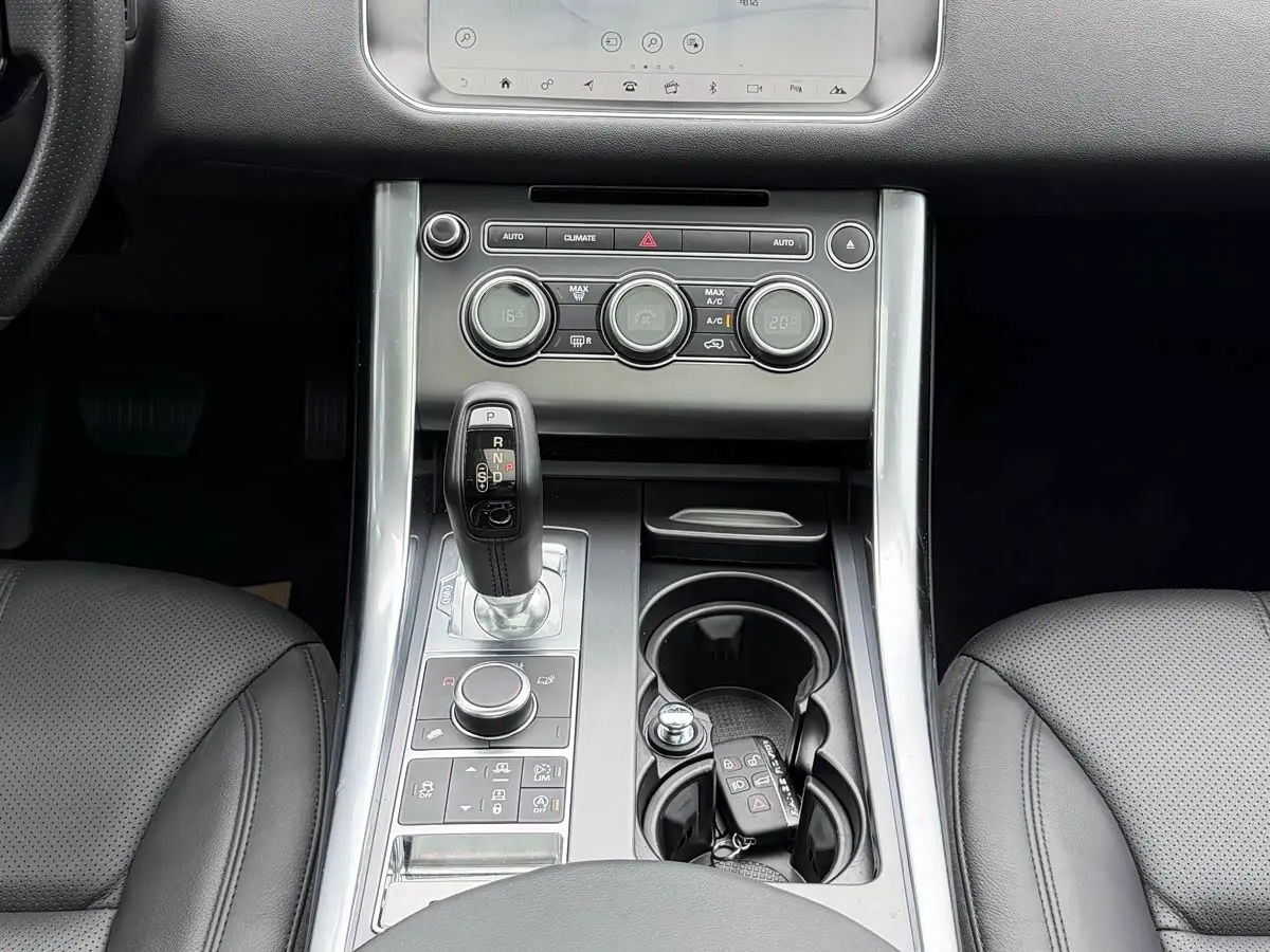 Land Rover Range Rover Sport 2017 — Photo 17/19