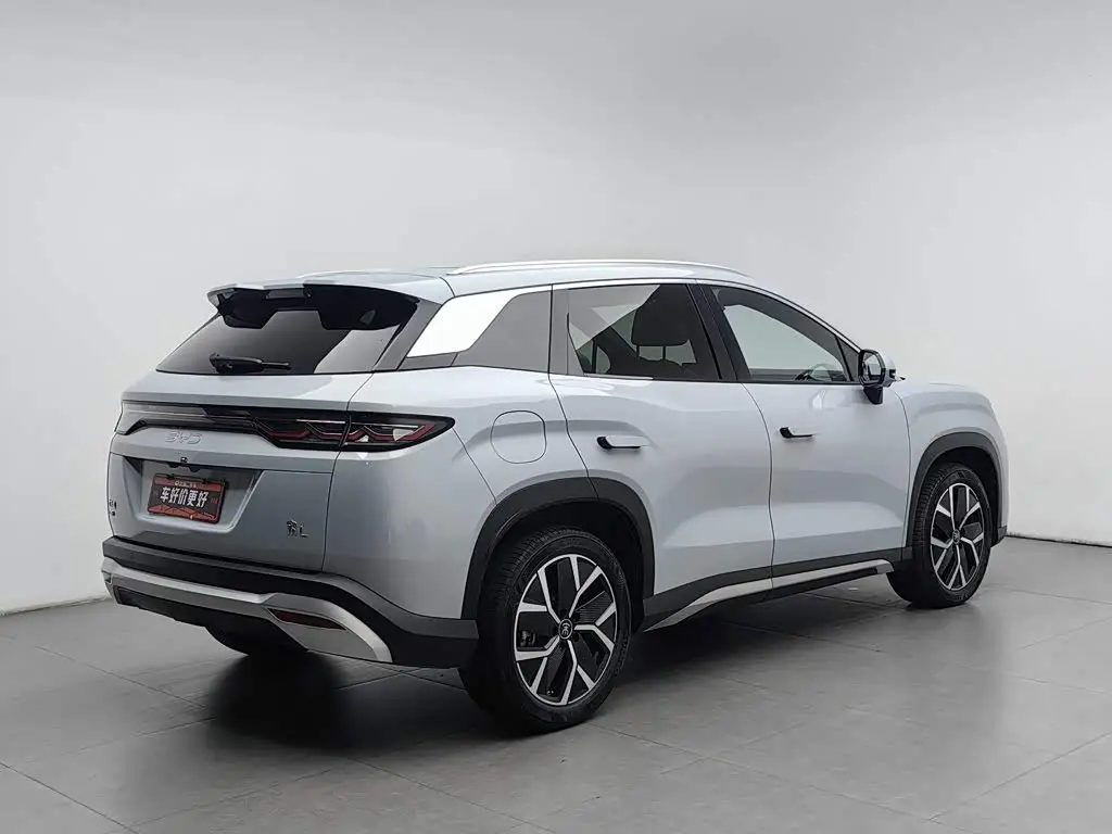 BYD Song L DM-i 2025 — Photo 2/20