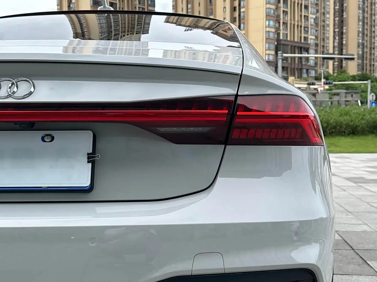 Audi A7 2022 — Фото 11/20