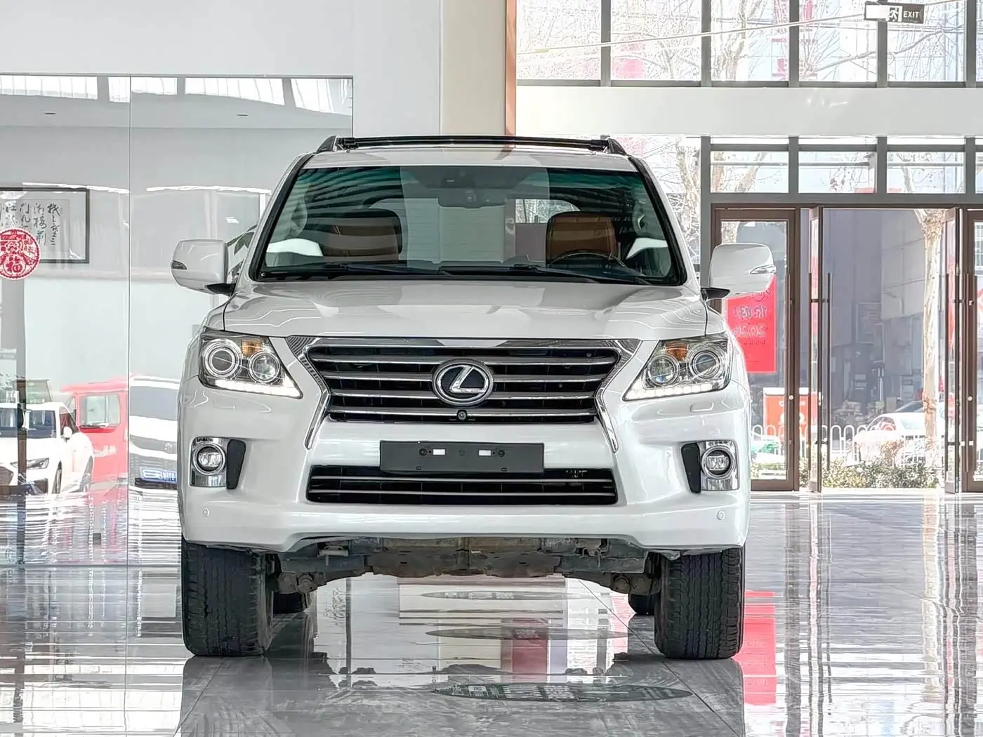 Lexus LX 2014 — Photo 2/11