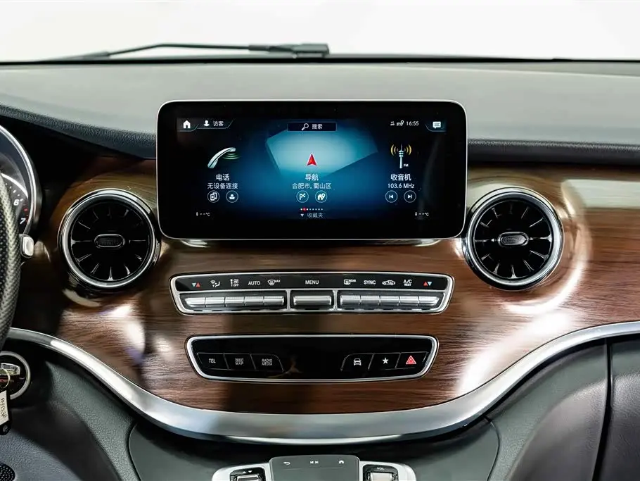 Mercedes-Benz V-Class 2022 — Photo 13/20