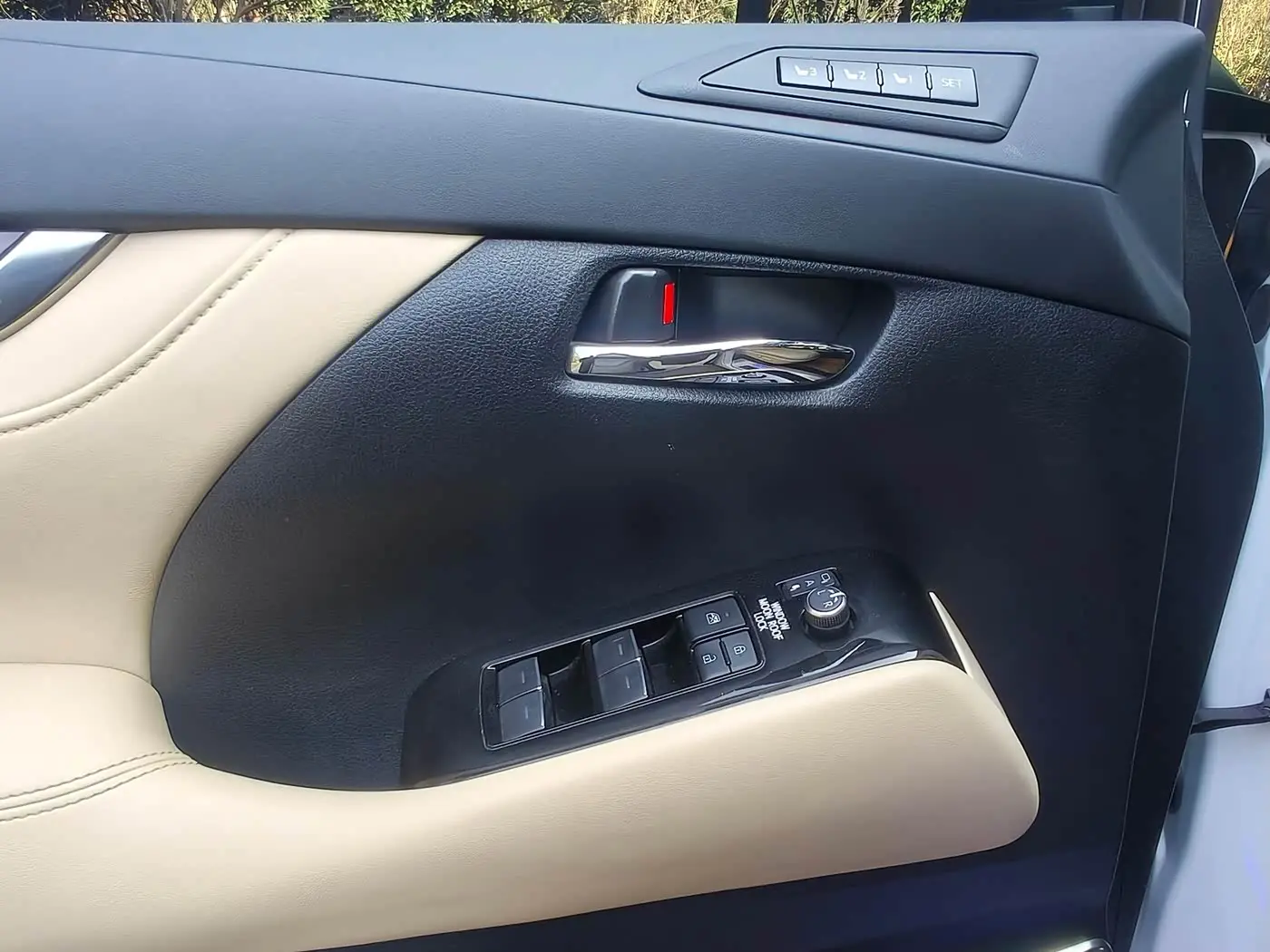 Toyota Alphard 2022 — Photo 9/20