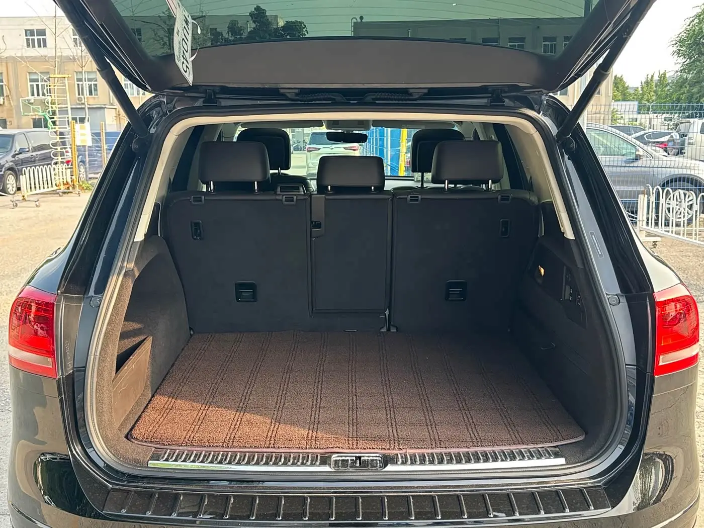 Volkswagen Touareg 2017 — Photo 8/20