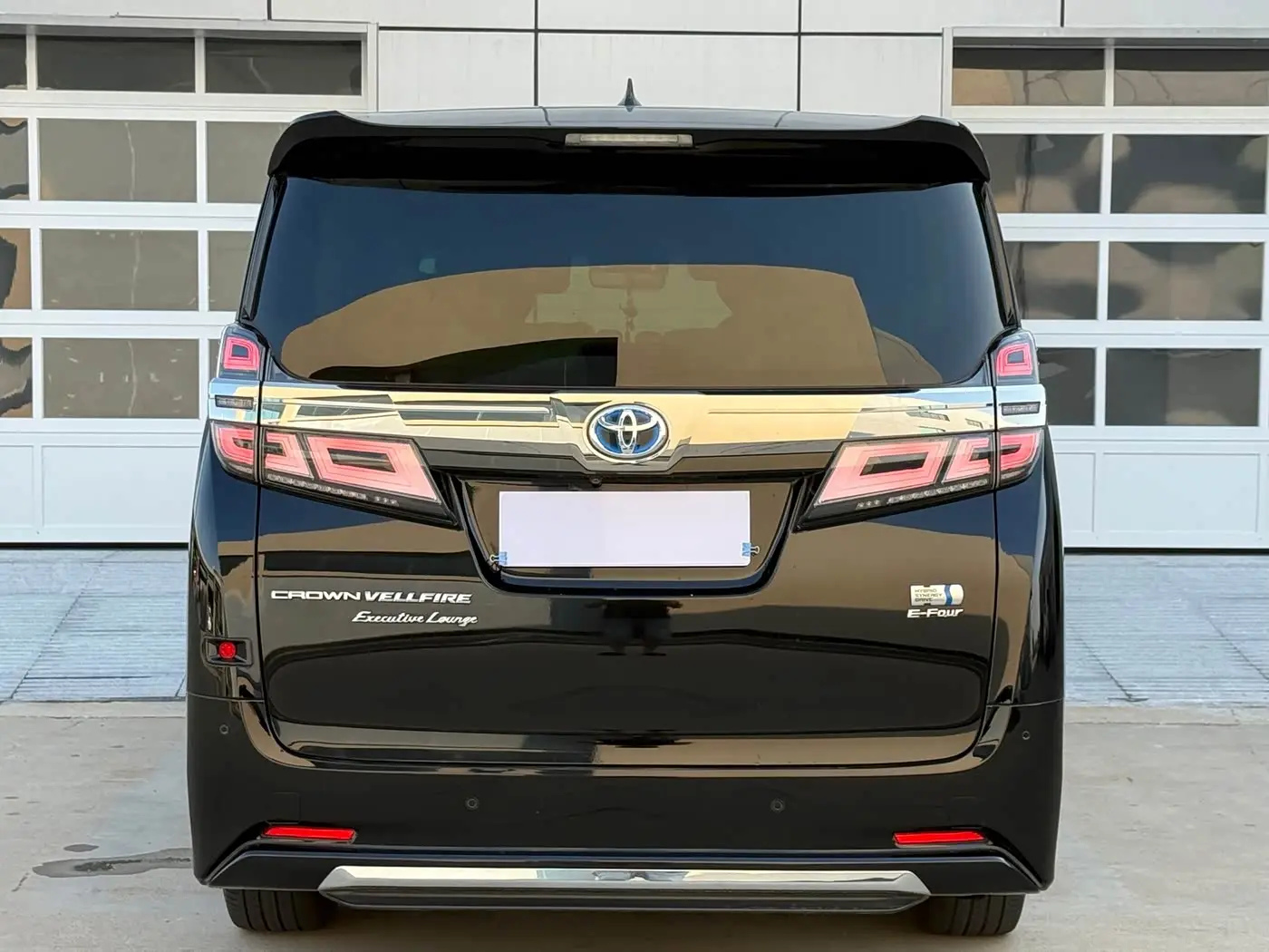 Toyota Vellfire 2021 — Photo 8/9