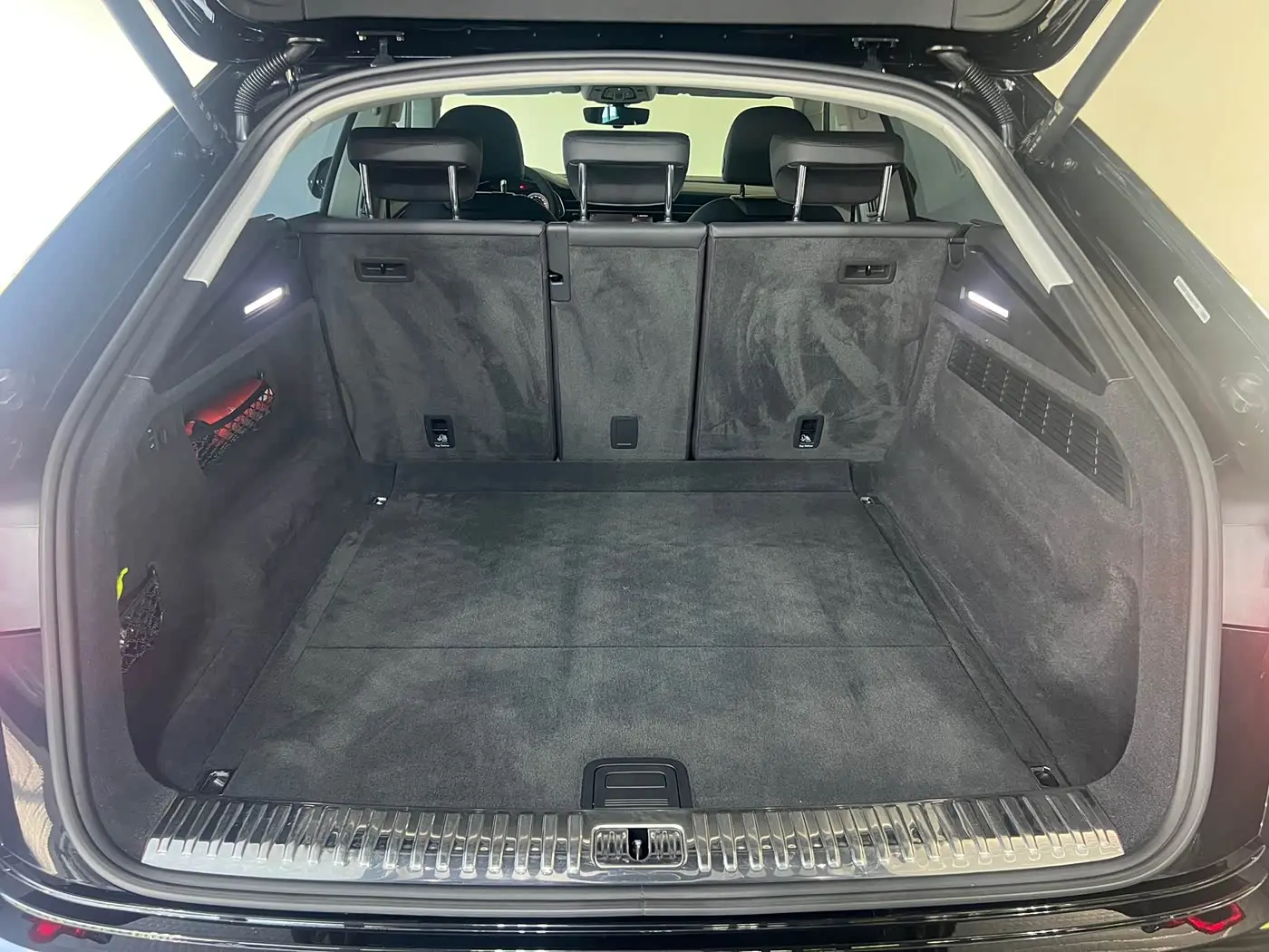 Audi Q8 2023 — Photo 20/20