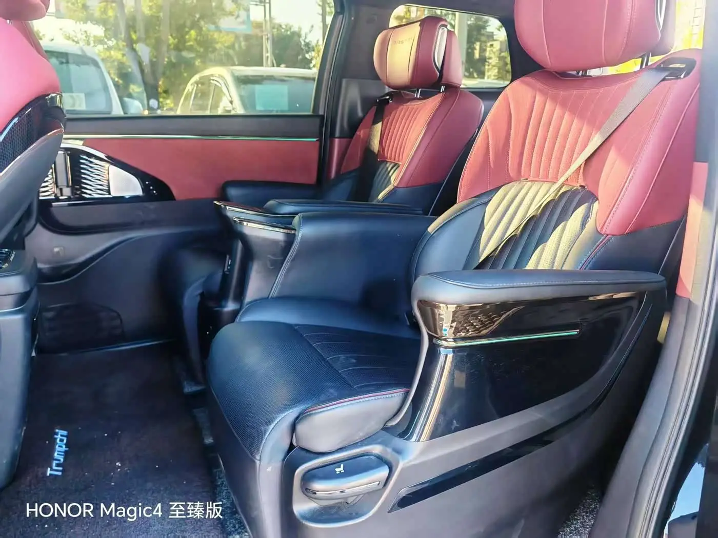 GAC Trumpchi Trumpchi M8 2024 — Фото 8/14