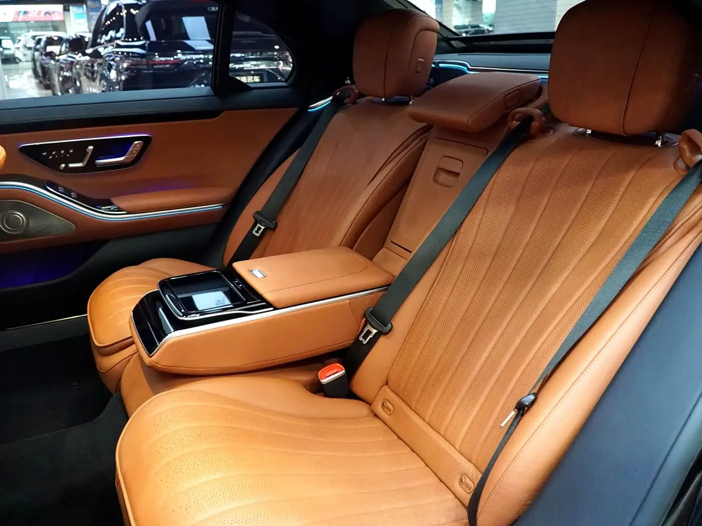 Mercedes-Benz S-Class 2023 — Photo 9/20