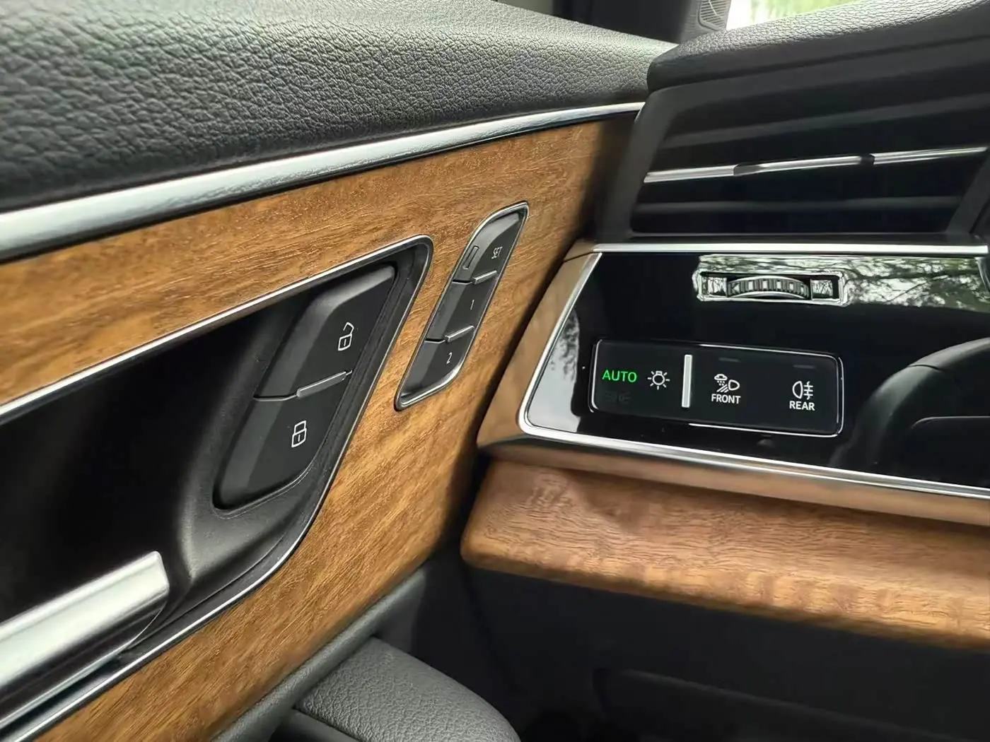 Audi Q7 2022 — Photo 12/16
