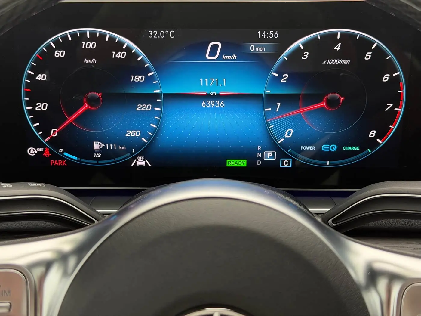 Mercedes-Benz GLS 2022 — Photo 18/18
