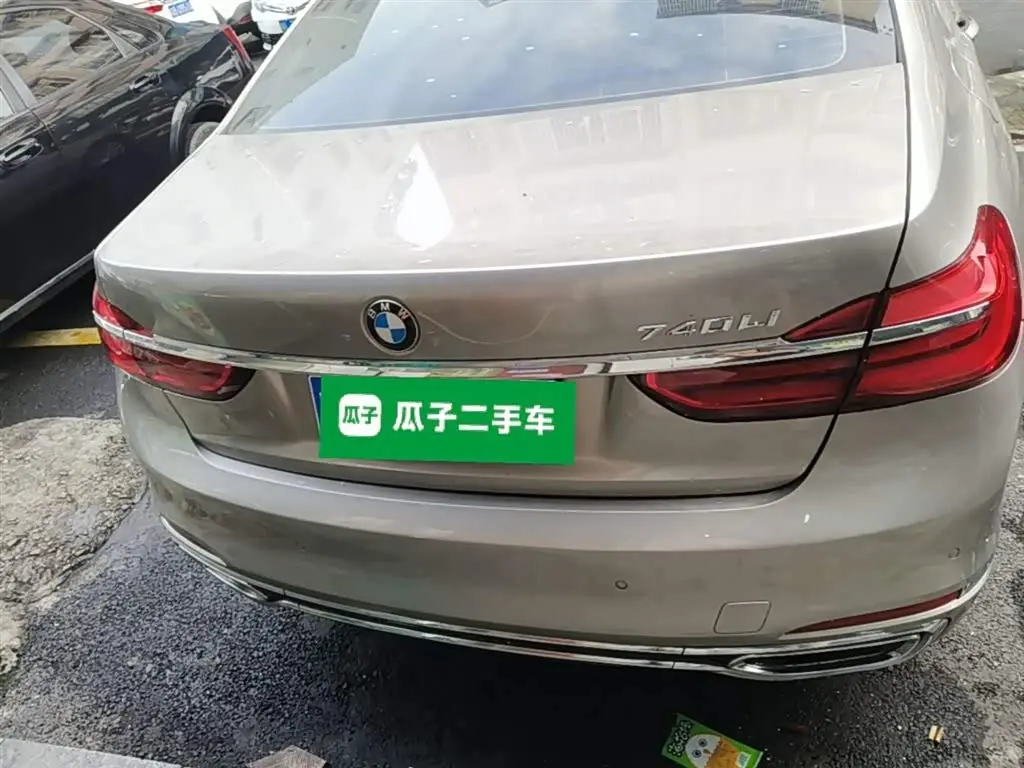 BMW 7 Series 2018 — Photo 6/20