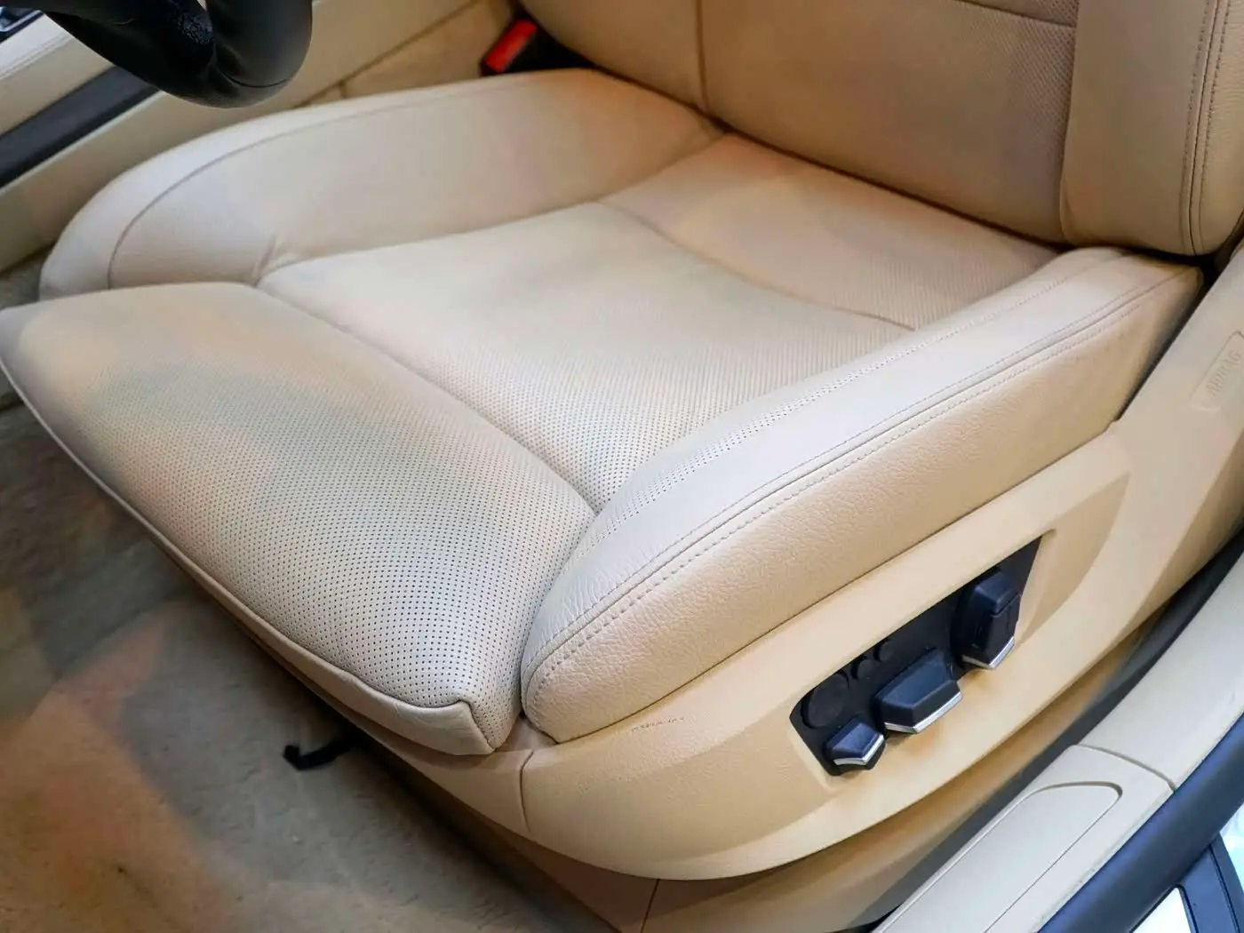 BMW 7 Series 2012 — Photo 7/20