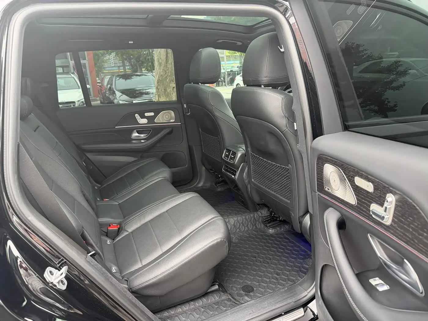 Mercedes-Benz GLS 2022 — Photo 13/18