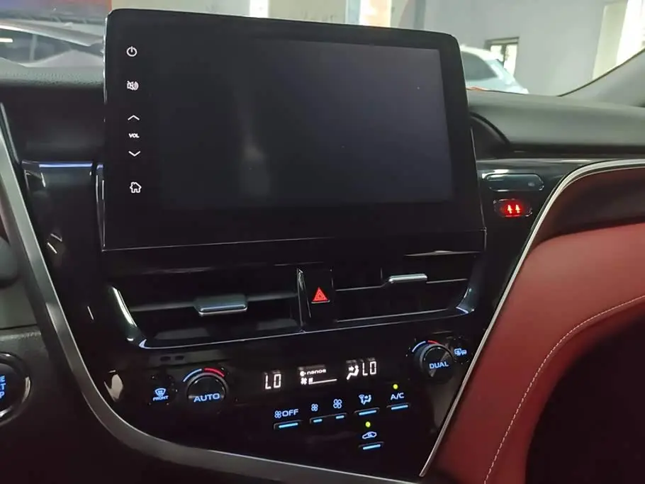 Toyota Camry 2021 — Фото 13/16