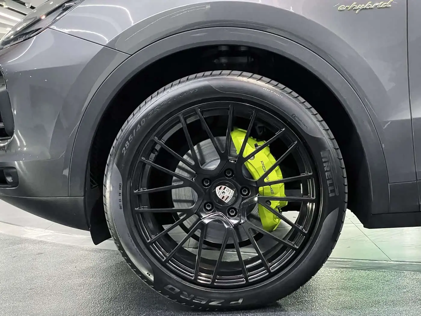 Porsche Cayenne New Energy 2023 — Şəkil 2/15