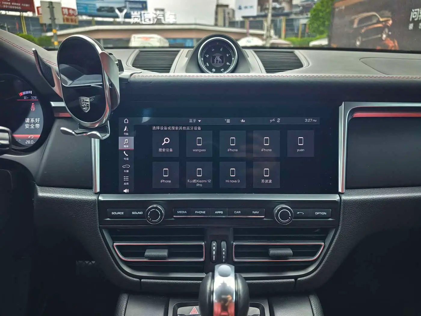 Porsche Macan 2020 — Photo 16/20