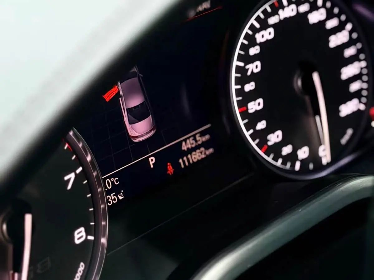 Audi S8 2014 — Photo 7/13