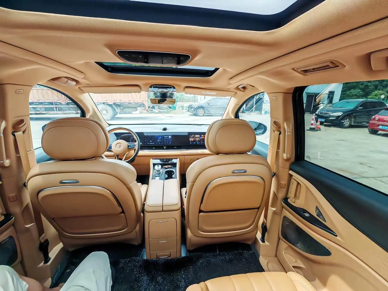 Voyah Auto Voyah Dreamer 2023 — Şəkil 8/9