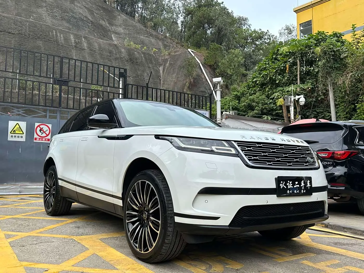Land Rover Range Rover Velar 2019 — Photo 3/17