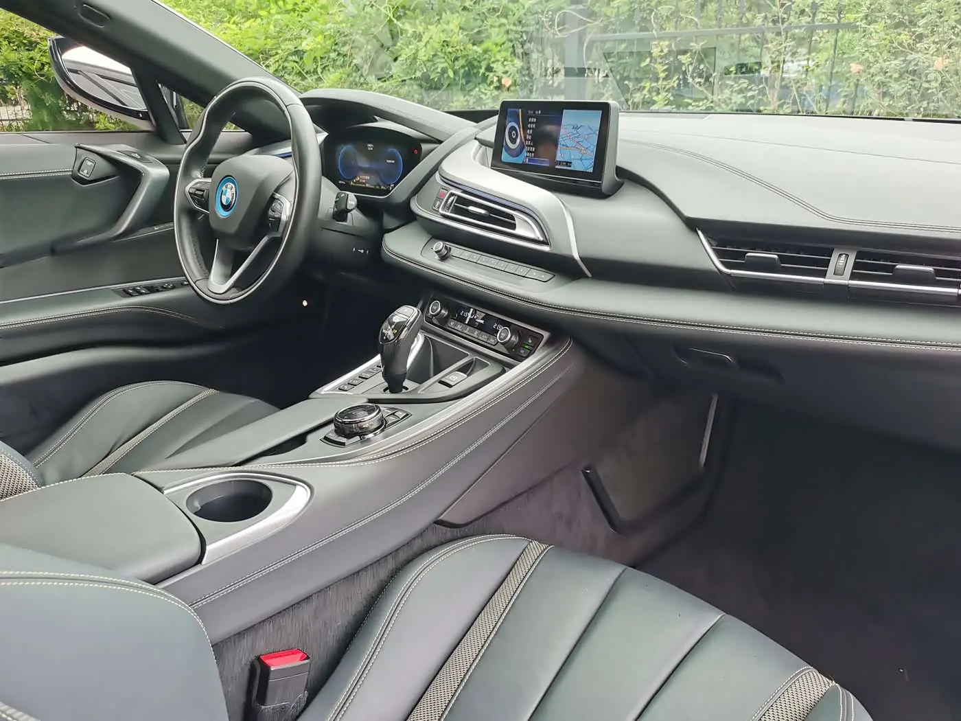 BMW i8 2018 — Photo 14/20