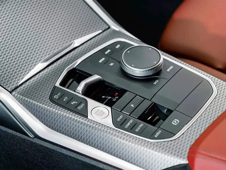 BMW 3 Series 2025 — Photo 17/20