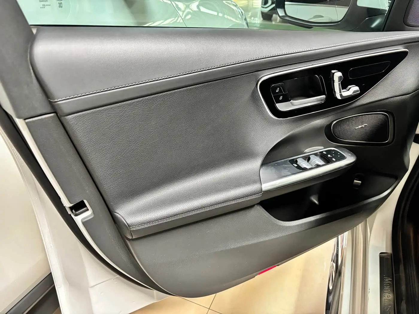 Mercedes-Benz C-Class 2023 — Фото 6/14
