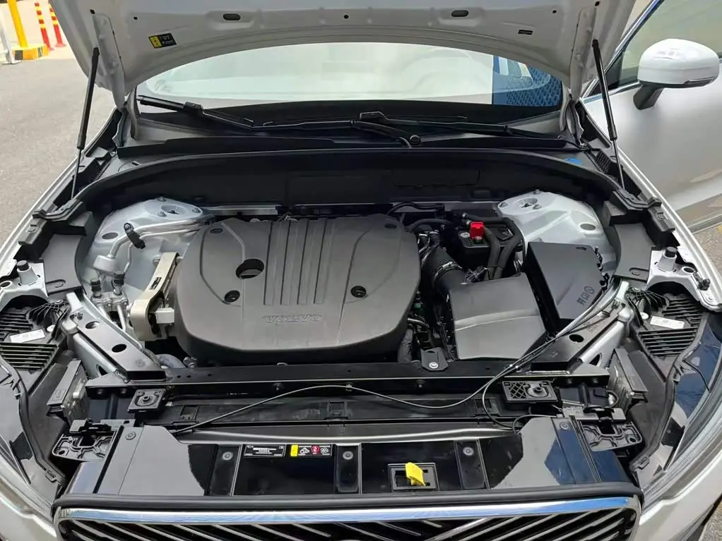 Volvo XC60 2025 — Photo 7/14