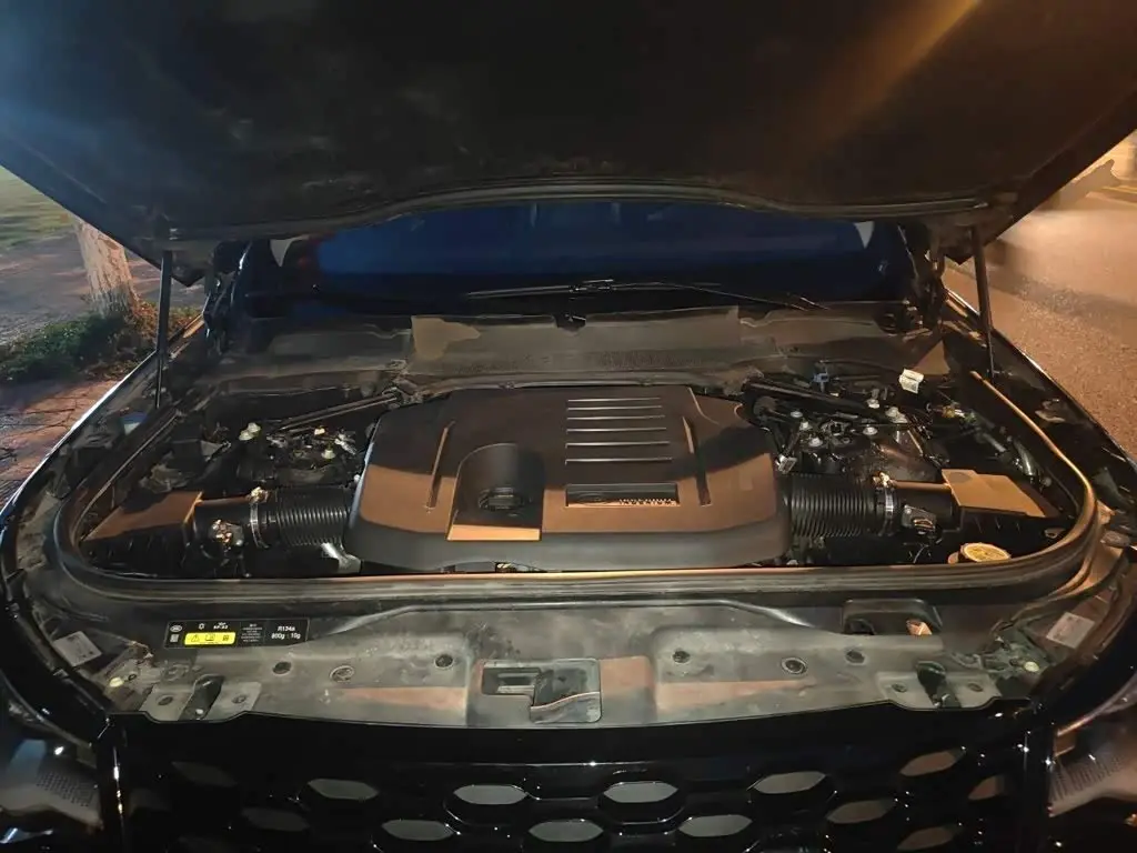 Land Rover Discovery 2021 — Photo 16/20