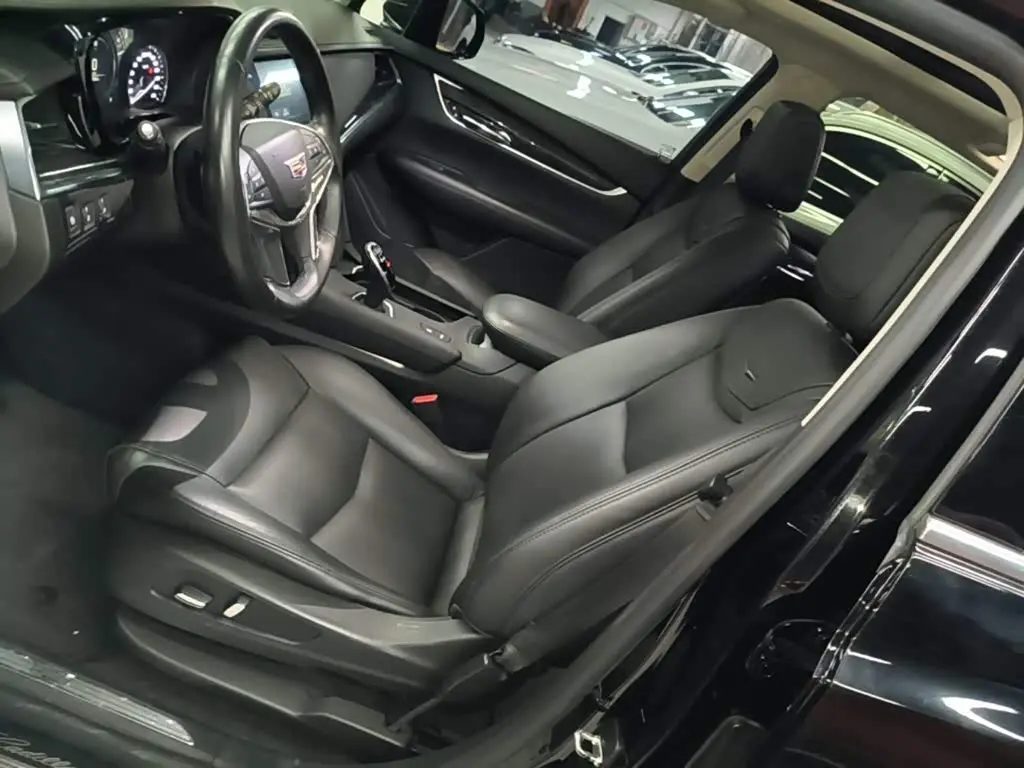 Cadillac XT5 2017 — Фото 15/20