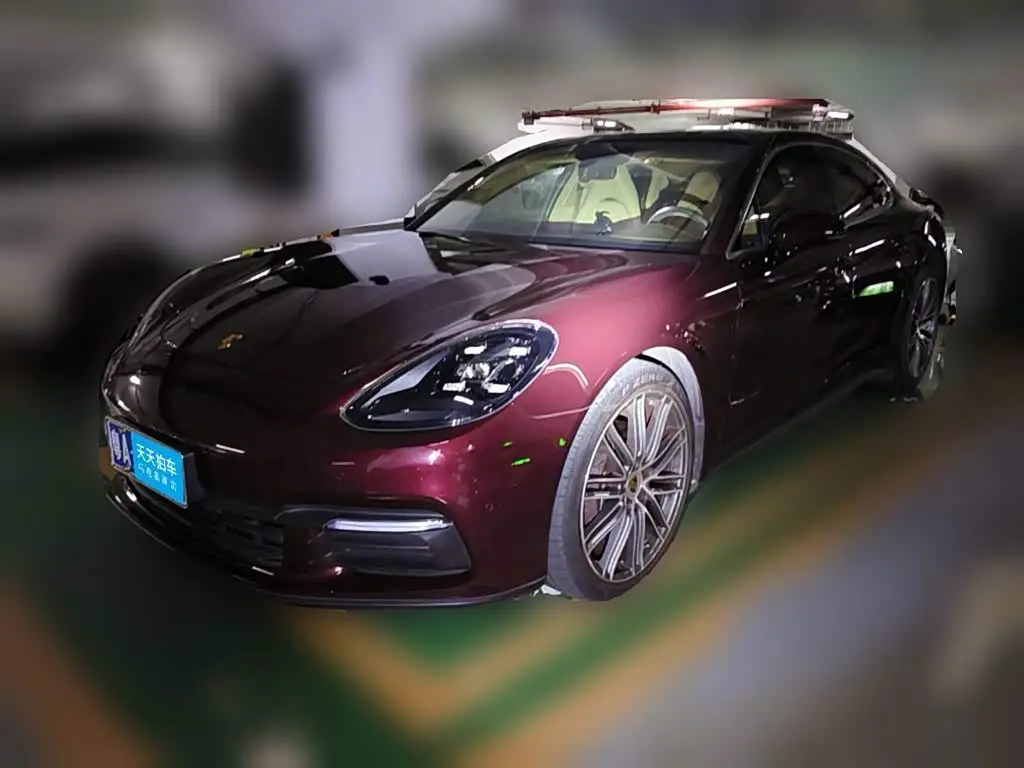 Porsche Panamera 2018 — Photo 1/13