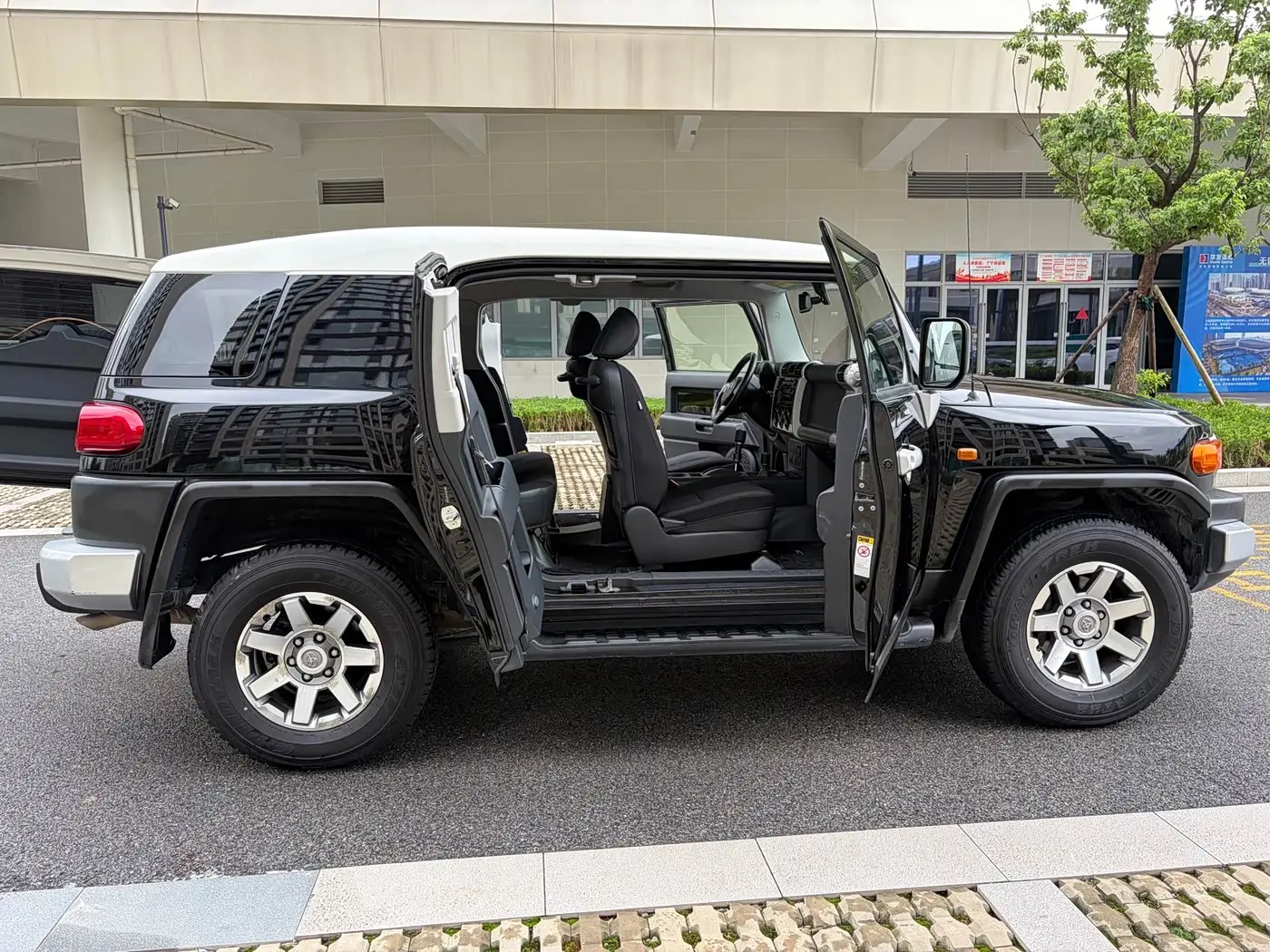 Toyota FJ Cruiser 2014 — Photo 13/20