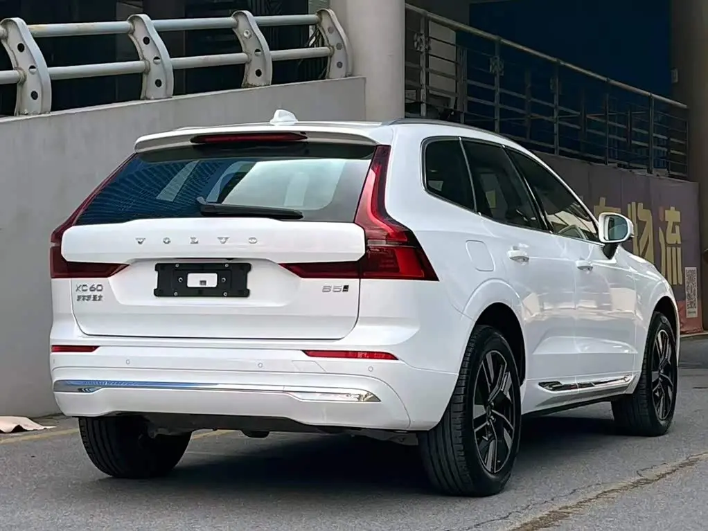Volvo XC60 2025 — Photo 5/14