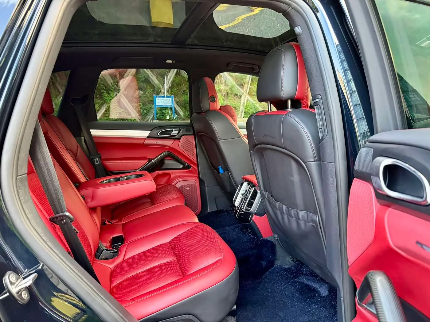 Porsche Cayenne 2015 — Photo 13/17