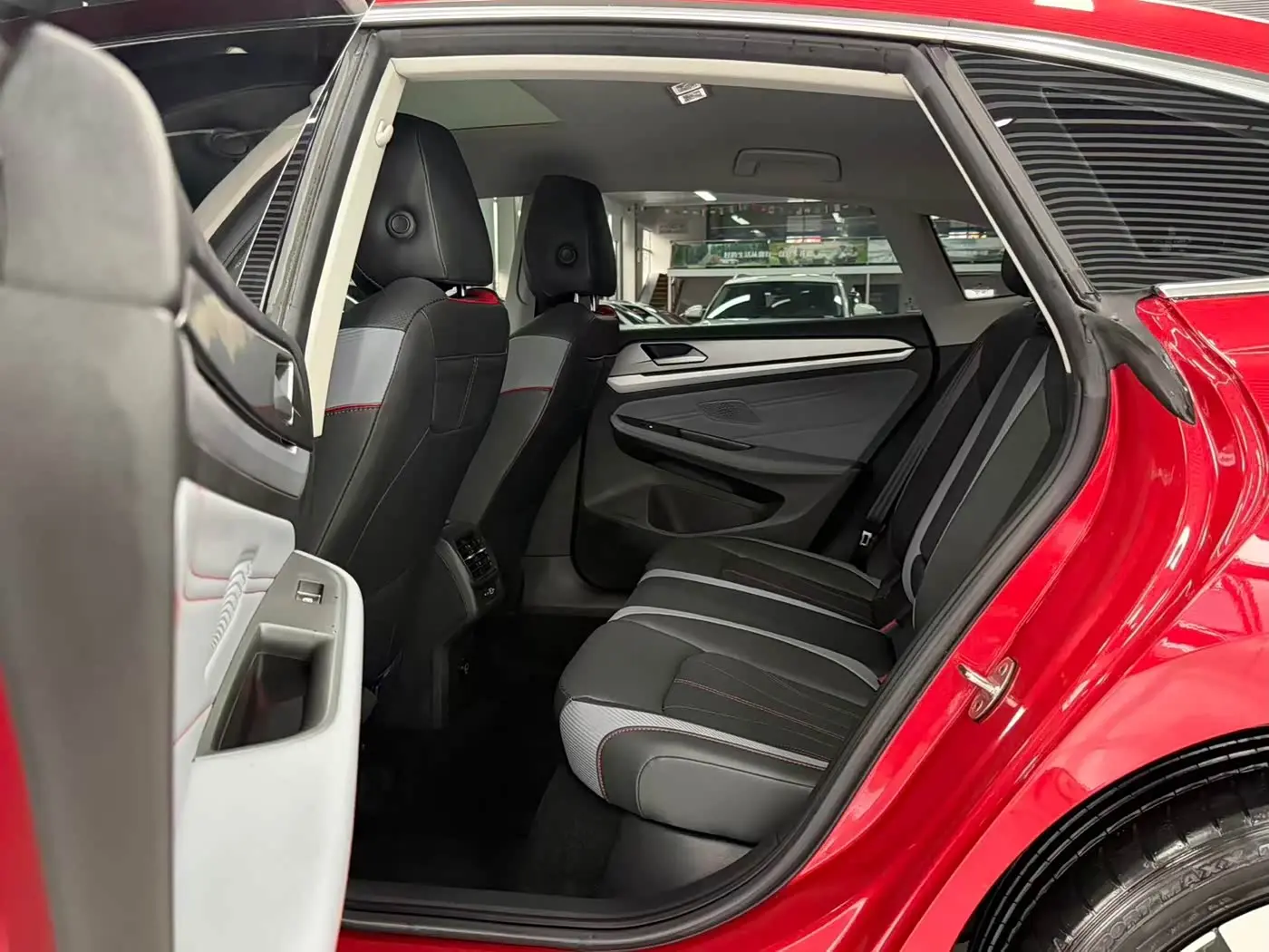 Volkswagen Lamando 2022 — Photo 6/12