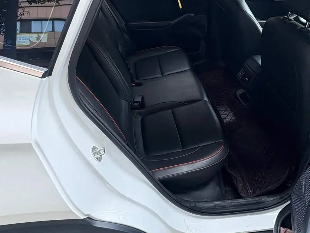Kia Seltos 2023 — Photo 7/11