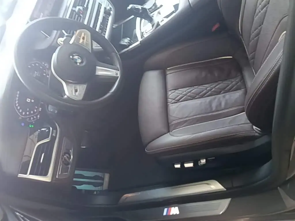 BMW 7 Series 2020 — Photo 15/20