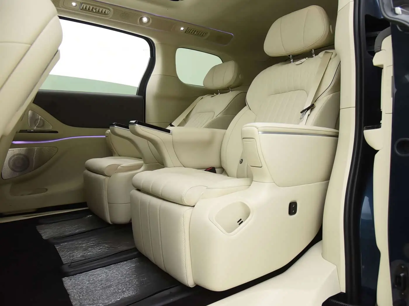Voyah Auto Voyah Dreamer 2025 — Photo 10/20