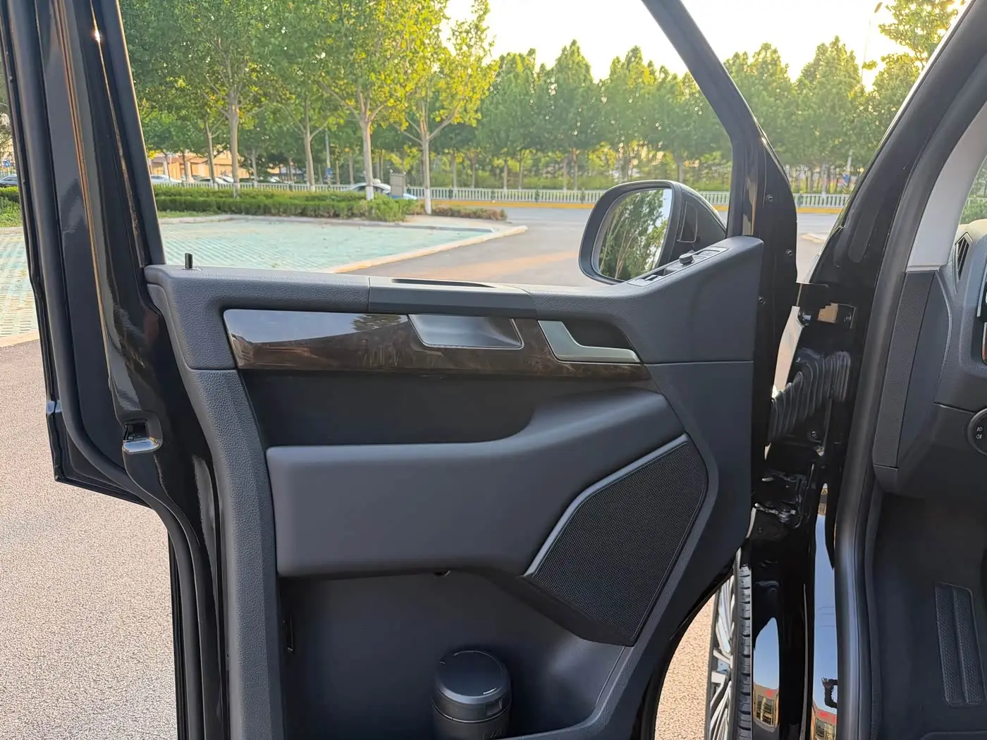 Volkswagen Multivan 2019 — Фото 13/20