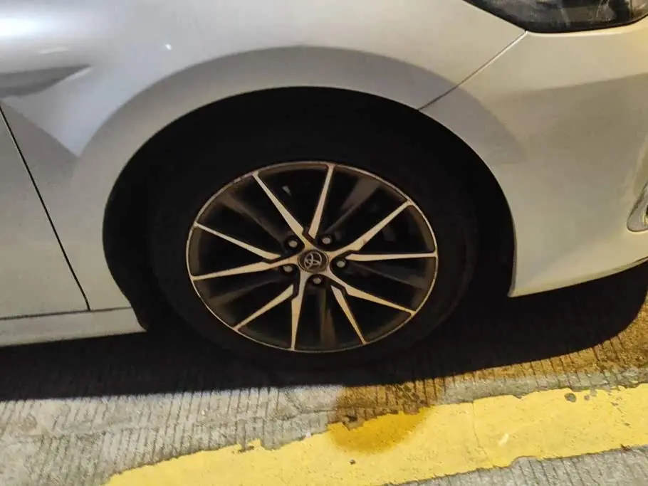 Toyota Camry 2021 — Photo 6/16