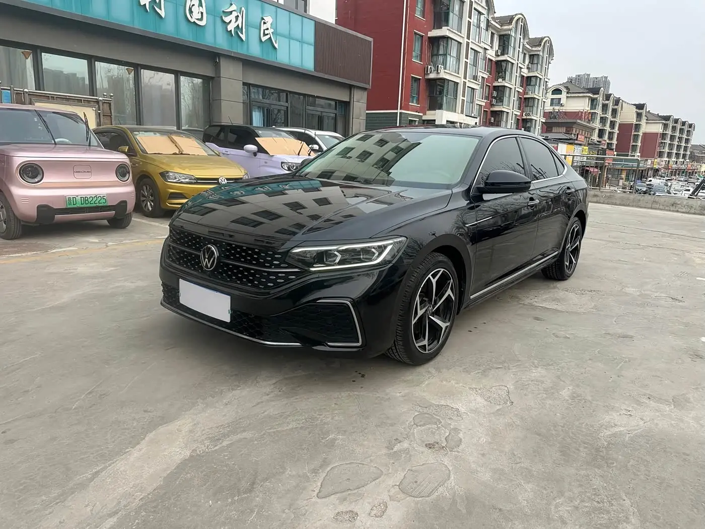 Volkswagen Passat 2023 — Şəkil 1/9