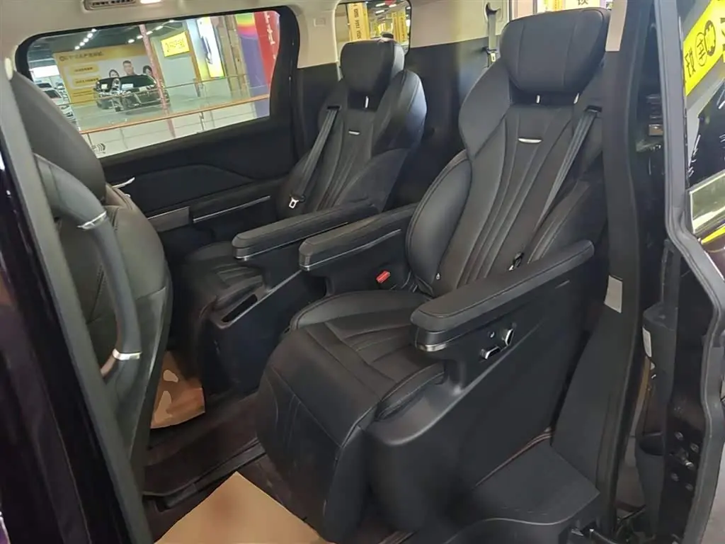 Hongqi HQ9 PHEV 2024 — Photo 17/20