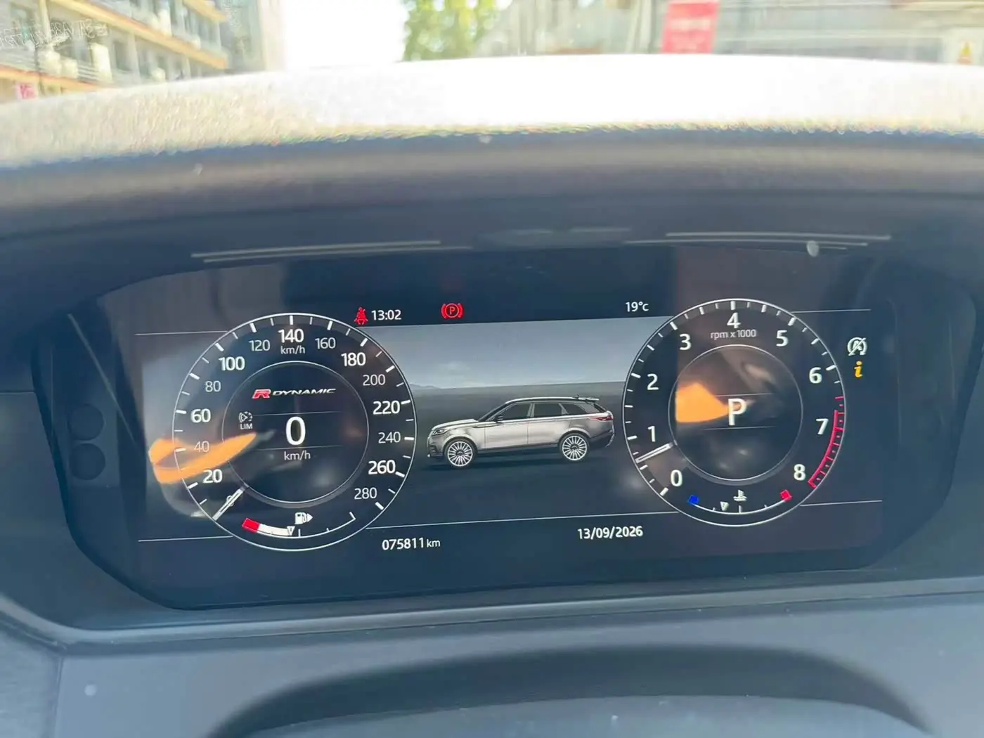 Land Rover Range Rover Velar 2018 — ფოტო 6/9