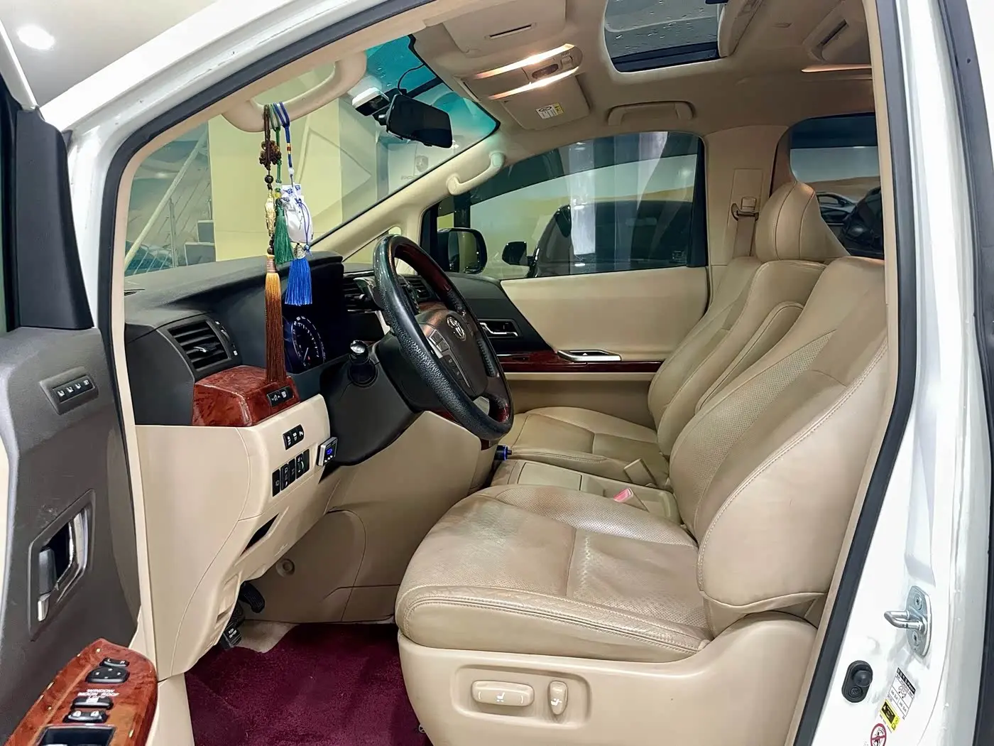 Toyota Alphard 2010 — Şəkil 8/20