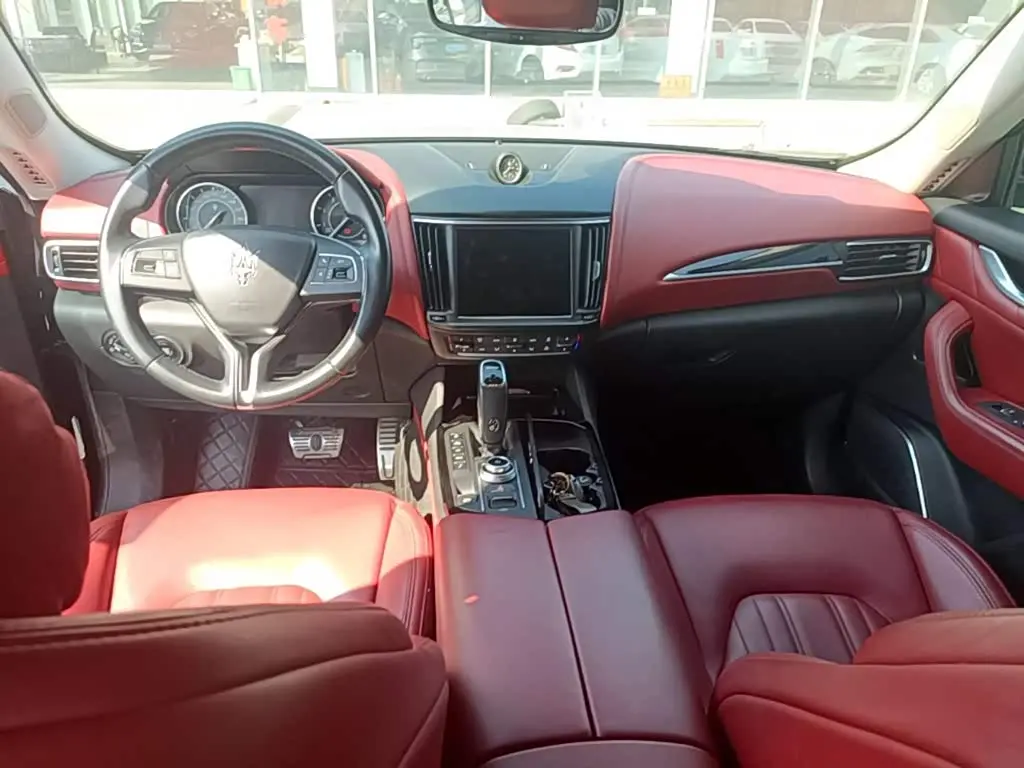 Maserati Levante 2021 — Photo 10/20