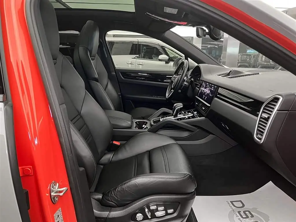 Porsche Cayenne 2022 — Photo 16/16