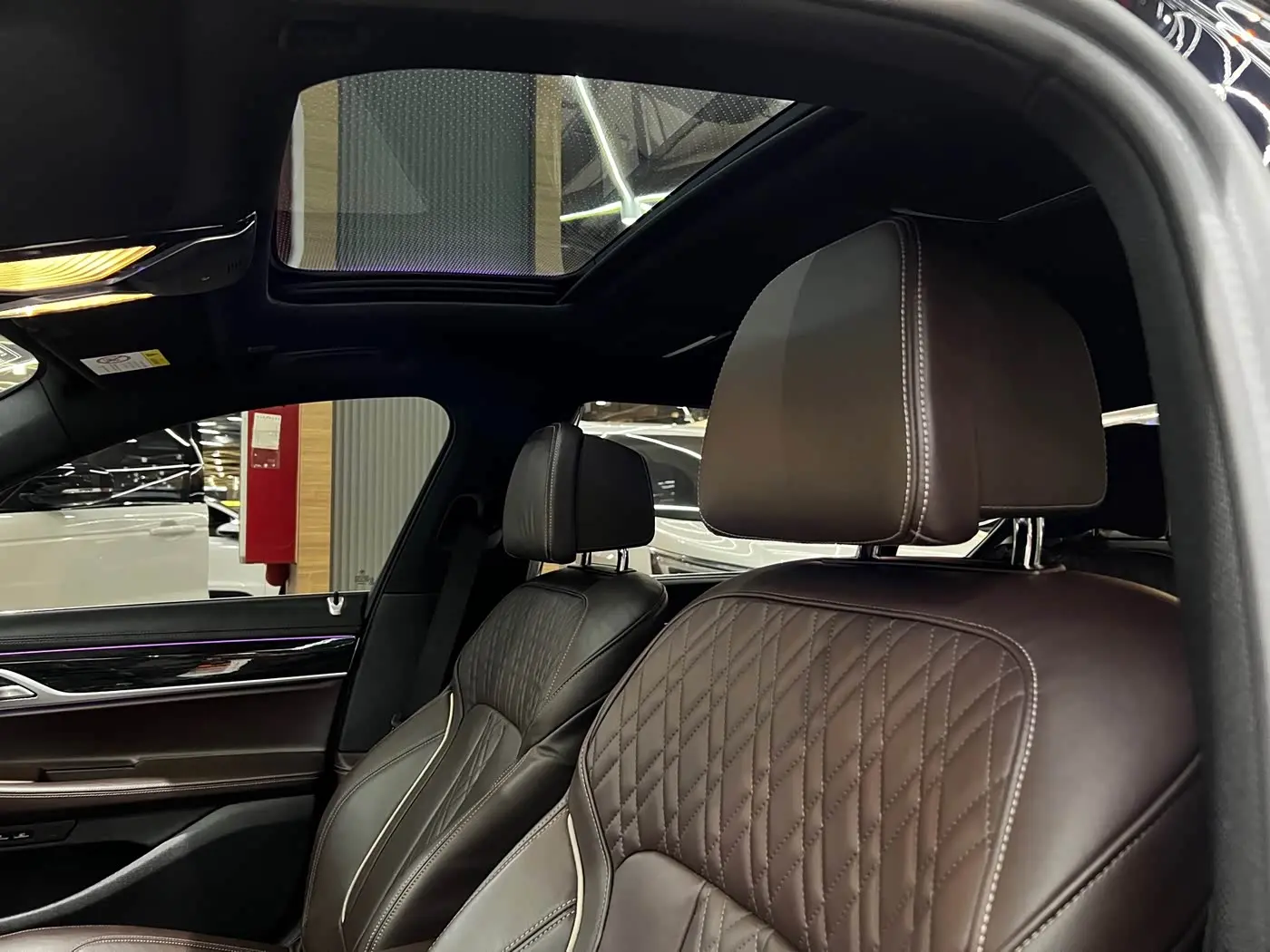 BMW 7 Series 2020 — Photo 8/15